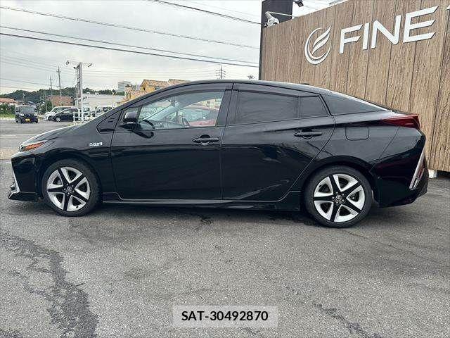 Toyota PRIUS PHV 2017-07 7359421-22