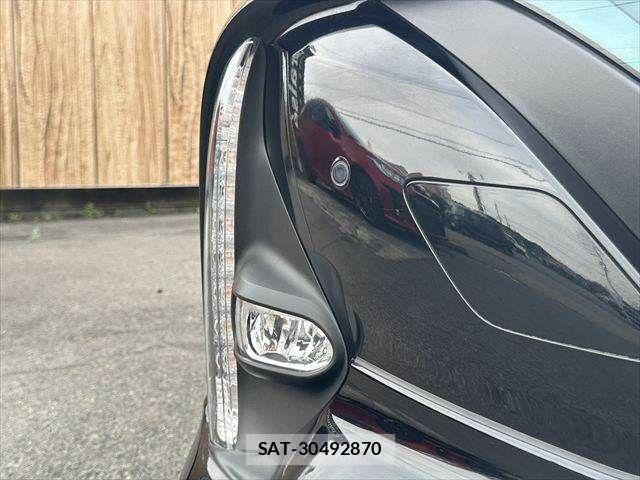 Toyota PRIUS PHV 2017-07 7359421-26