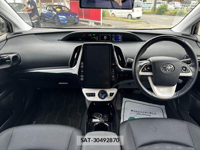 Toyota PRIUS PHV 2017-07 7359421-2