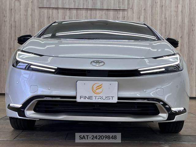 Toyota PRIUS PHV 2023-10 7359426-13