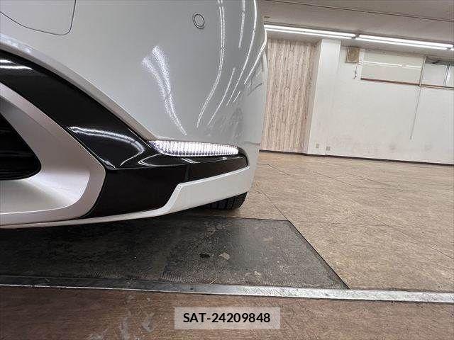 Toyota PRIUS PHV 2023-10 7359426-21