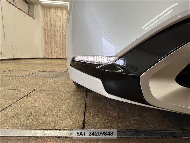 Toyota PRIUS PHV 2023-10 7359426-23