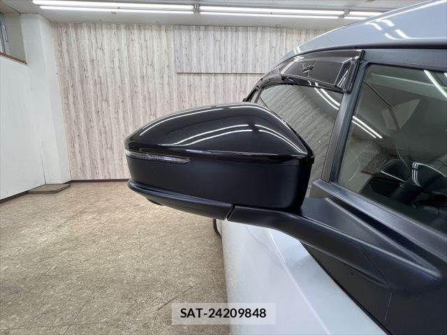 Toyota PRIUS PHV 2023-10 7359426-25