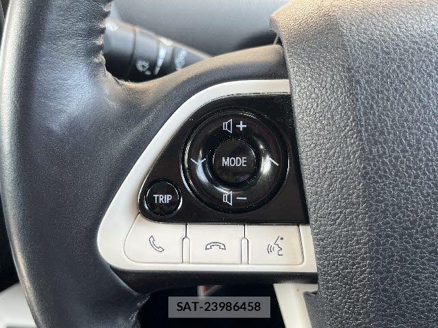 Toyota PRIUS PHV 2017-04 7393713-15