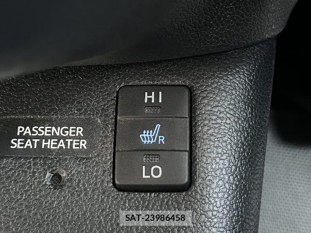 Toyota PRIUS PHV 2017-04 7393713-16