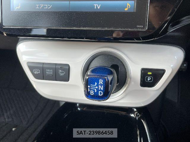 Toyota PRIUS PHV 2017-04 7393713-19