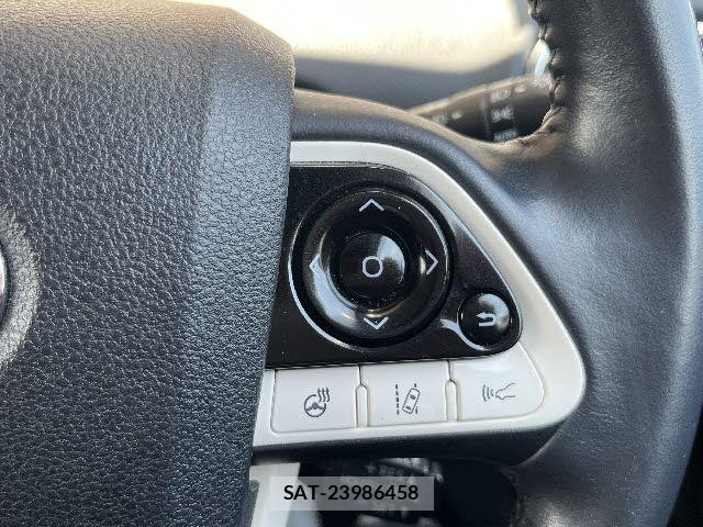 Toyota PRIUS PHV 2017-04 7393713-21