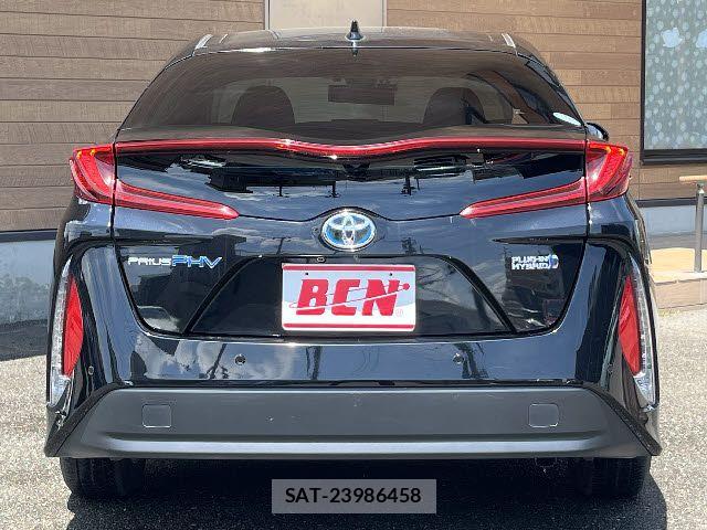 Toyota PRIUS PHV 2017-04 7393713-23