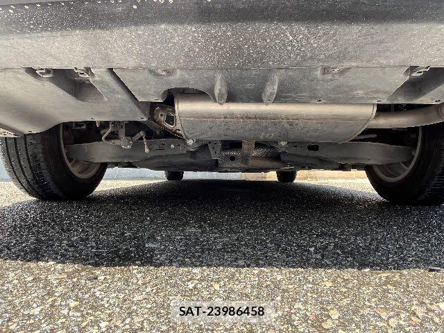 Toyota PRIUS PHV 2017-04 7393713-24
