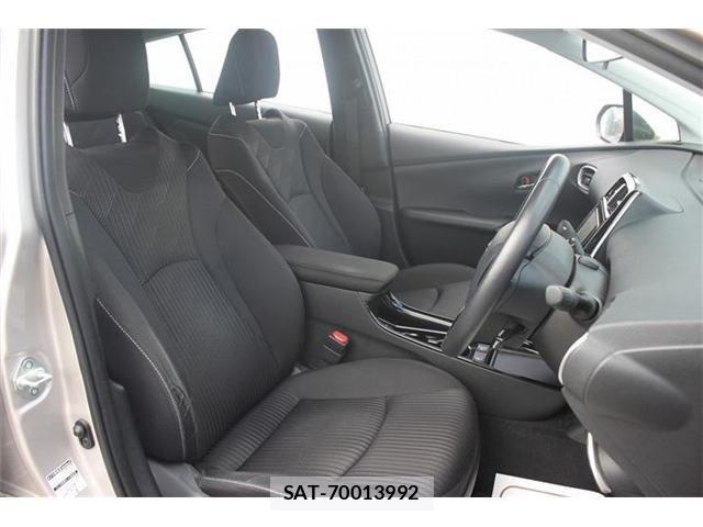 Toyota PRIUS PHV 2019-10 7393719-13