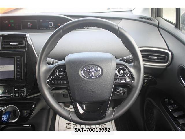 Toyota PRIUS PHV 2019-10 7393719-15