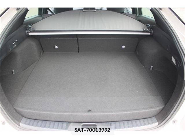 Toyota PRIUS PHV 2019-10 7393719-17