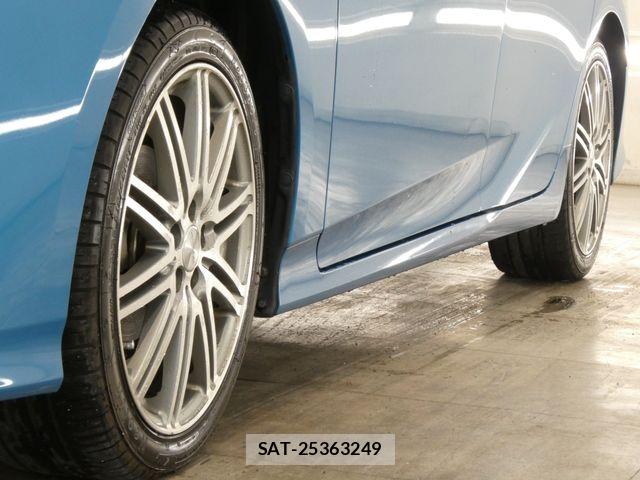 Toyota PRIUS PHV 2018-01 7393728-10