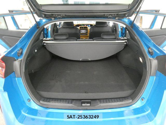 Toyota PRIUS PHV 2018-01 7393728-11