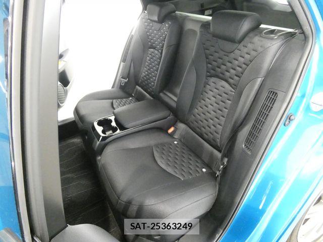 Toyota PRIUS PHV 2018-01 7393728-13