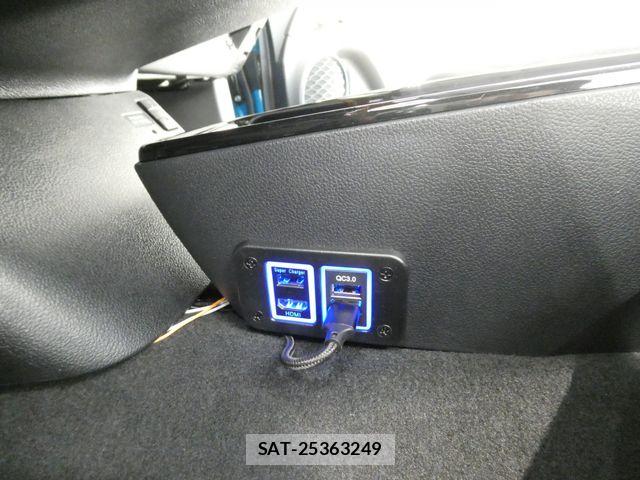 Toyota PRIUS PHV 2018-01 7393728-17