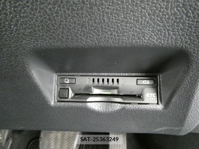 Toyota PRIUS PHV 2018-01 7393728-19