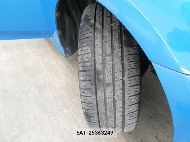 Toyota PRIUS PHV 2018-01 7393728-27