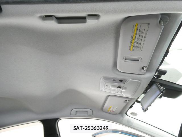 Toyota PRIUS PHV 2018-01 7393728-28
