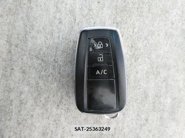 Toyota PRIUS PHV 2018-01 7393728-29