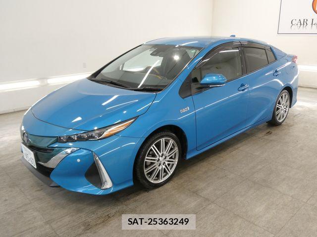 Toyota PRIUS PHV 2018-01 7393728-4