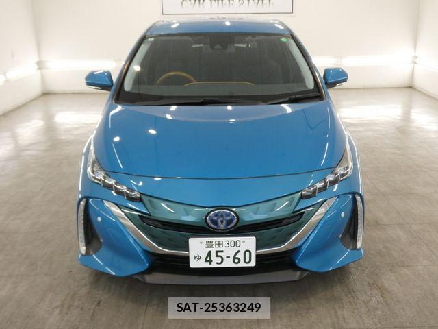 Toyota PRIUS PHV 2018-01 7393728-5