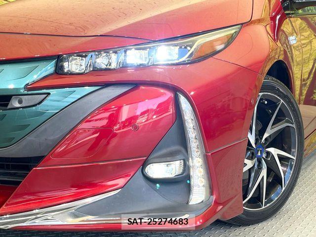 Toyota PRIUS PHV 2017-09 7457059-11
