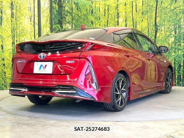 Toyota PRIUS PHV 2017-09 7457059-16