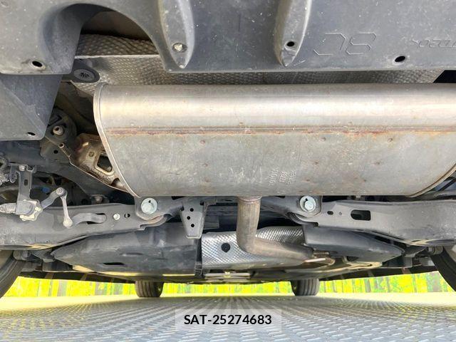 Toyota PRIUS PHV 2017-09 7457059-18