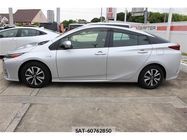 Toyota PRIUS PHV 2022-01 7457045-9
