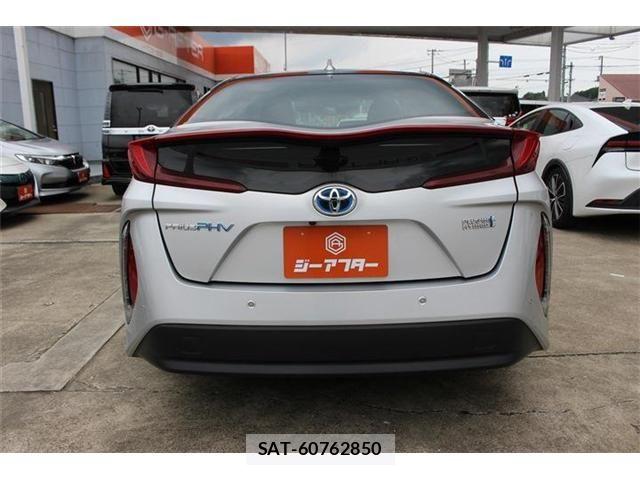 Toyota PRIUS PHV 2022-01 7457045-11
