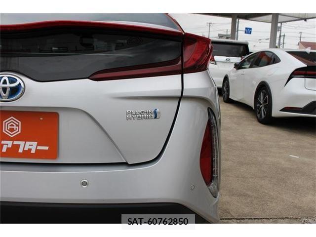 Toyota PRIUS PHV 2022-01 7457045-21