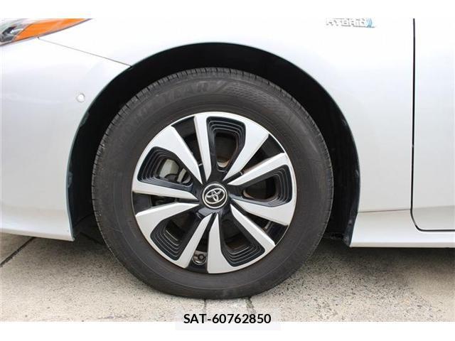 Toyota PRIUS PHV 2022-01 7457045-24