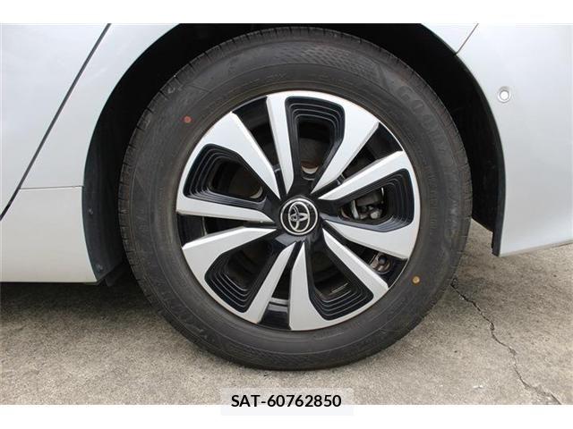 Toyota PRIUS PHV 2022-01 7457045-25