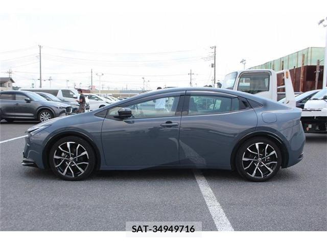 Toyota PRIUS PHV 2023-05 7457046-10