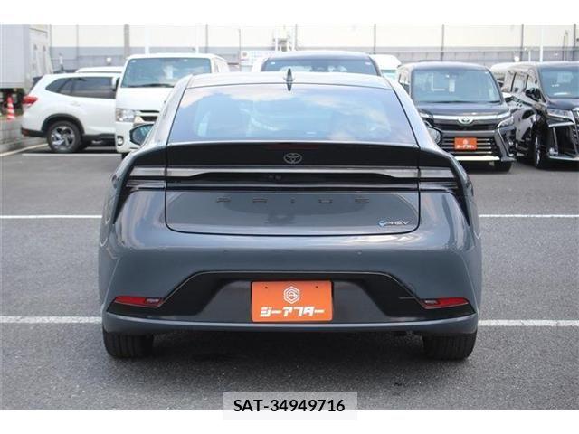 Toyota PRIUS PHV 2023-05 7457046-12