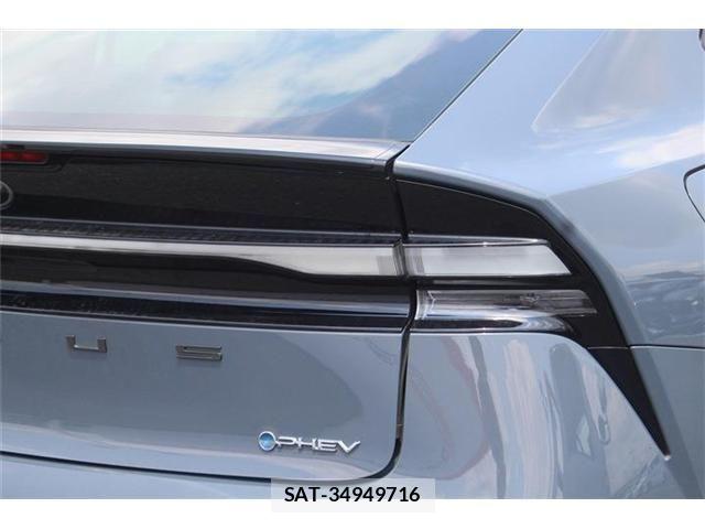 Toyota PRIUS PHV 2023-05 7457046-26