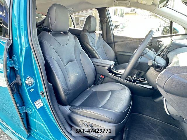 Toyota PRIUS PHV 2017-02 7457053-13