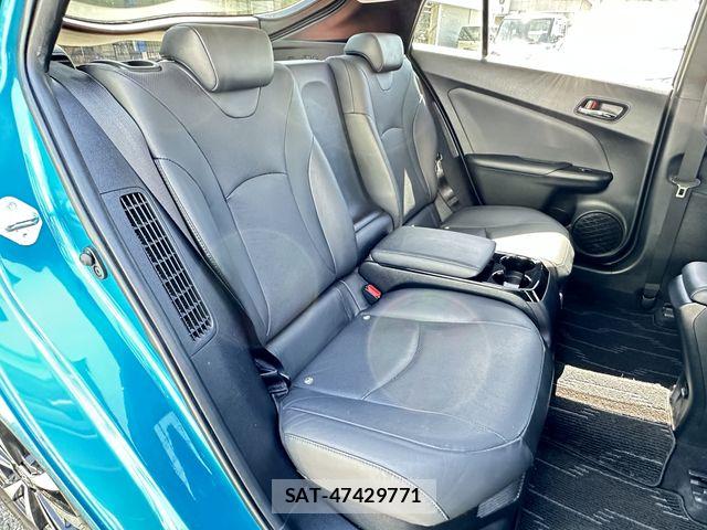 Toyota PRIUS PHV 2017-02 7457053-15