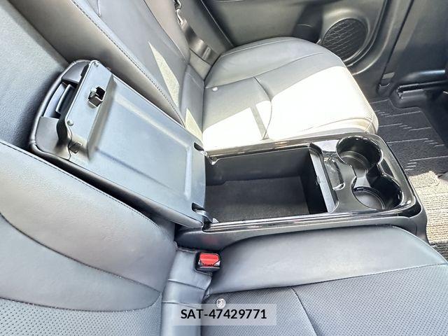 Toyota PRIUS PHV 2017-02 7457053-16