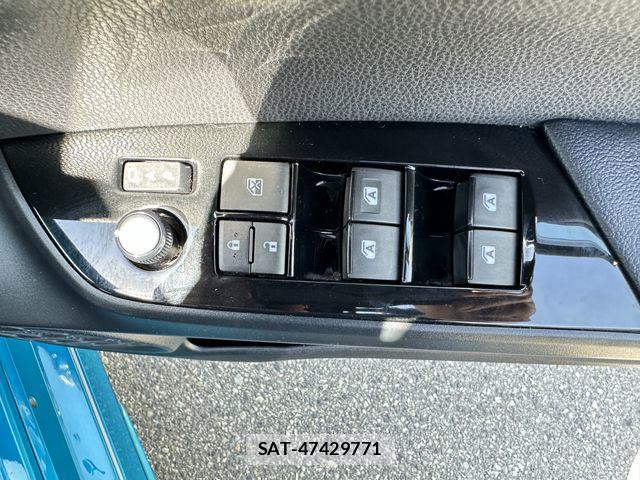 Toyota PRIUS PHV 2017-02 7457053-18