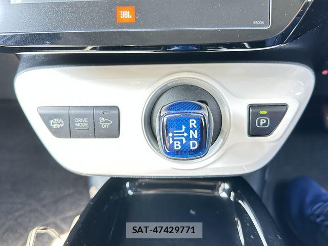 Toyota PRIUS PHV 2017-02 7457053-21