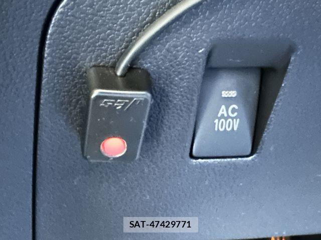 Toyota PRIUS PHV 2017-02 7457053-27