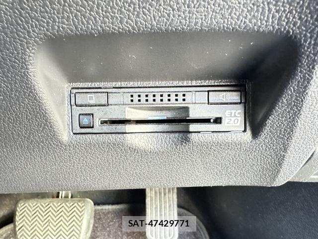 Toyota PRIUS PHV 2017-02 7457053-29