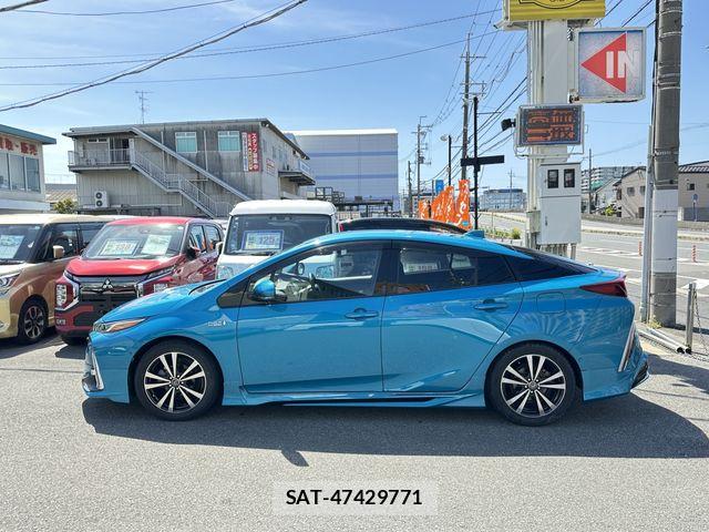 Toyota PRIUS PHV 2017-02 7457053-3