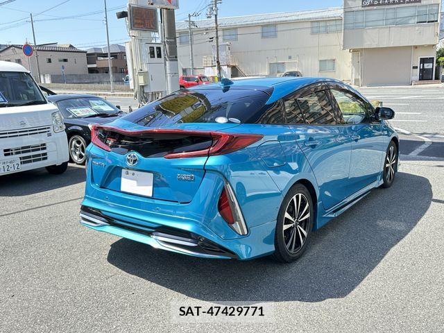 Toyota PRIUS PHV 2017-02 7457053-4