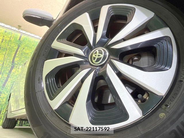 Toyota PRIUS PHV 2017-07 7457054-12