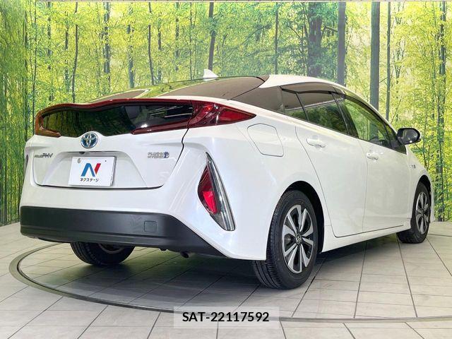 Toyota PRIUS PHV 2017-07 7457054-16