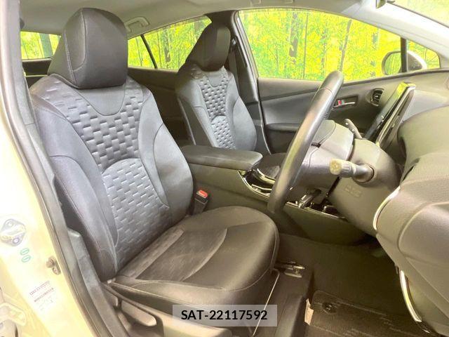 Toyota PRIUS PHV 2017-07 7457054-7