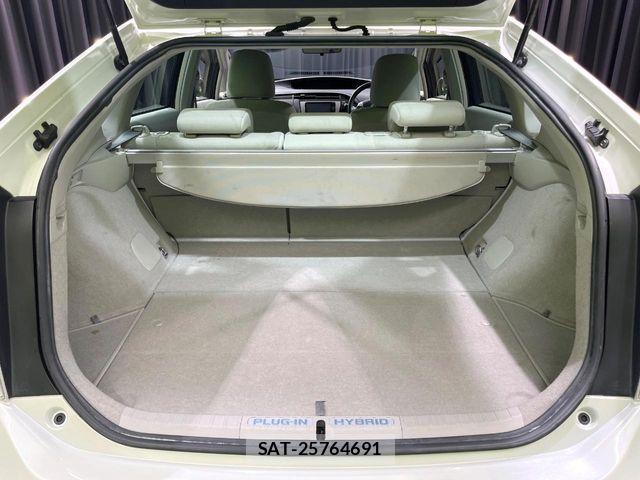 Toyota PRIUS PHV 2014-05 7509775-9